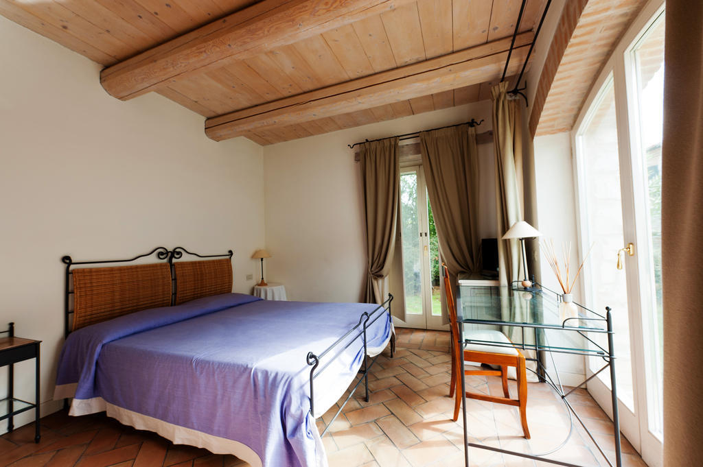 Valcastagno Relais & Residence Sirolo Habitación foto